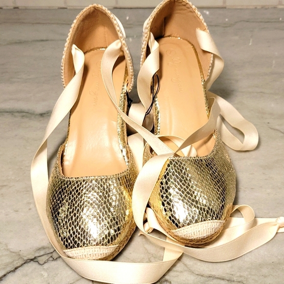 Metallic Gold & cream Lilly Morgan Wedge strap up sandals, size 7 - Picture 2 of 4